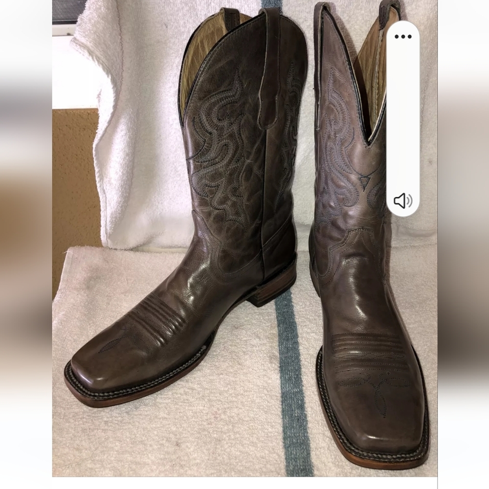 Circle G genuine burnished calfskin leather boots size 12D.